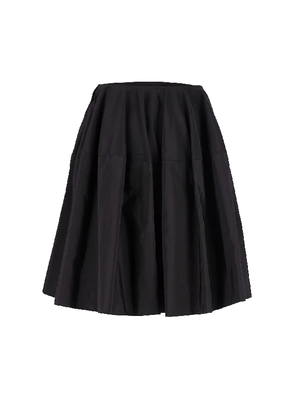 high-waisted full skirt